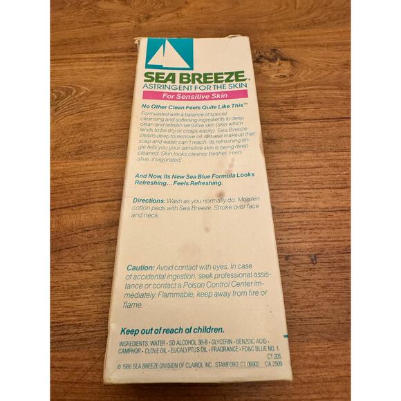 Vintage 1993 Sea Breeze Astringent 10 oz Bottle - Prop - Picture 4 of 10